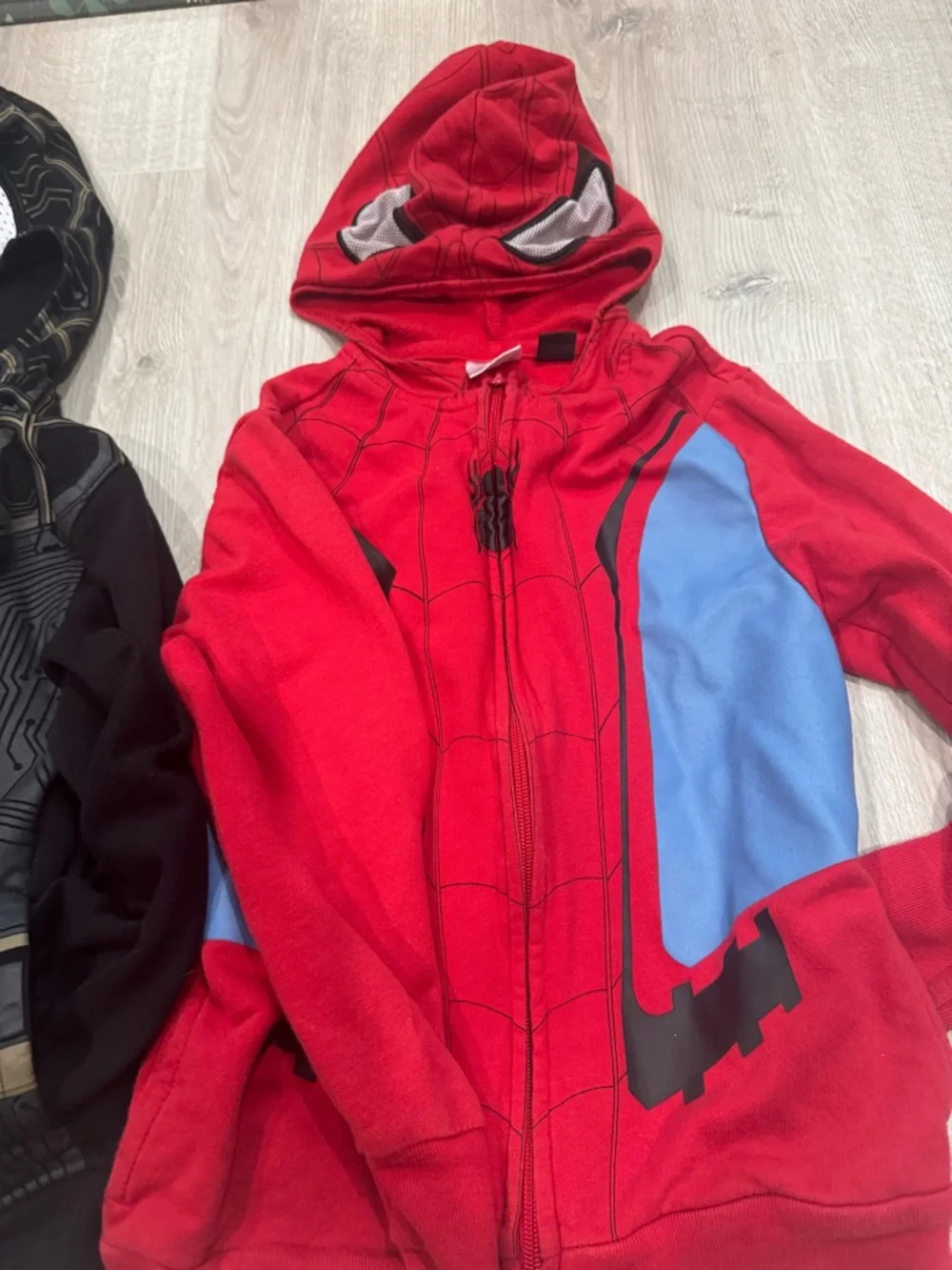 GUC Marvel | Spiderman Classic + No Way Home | Zip Hoodie | Sz Small | Set of 2